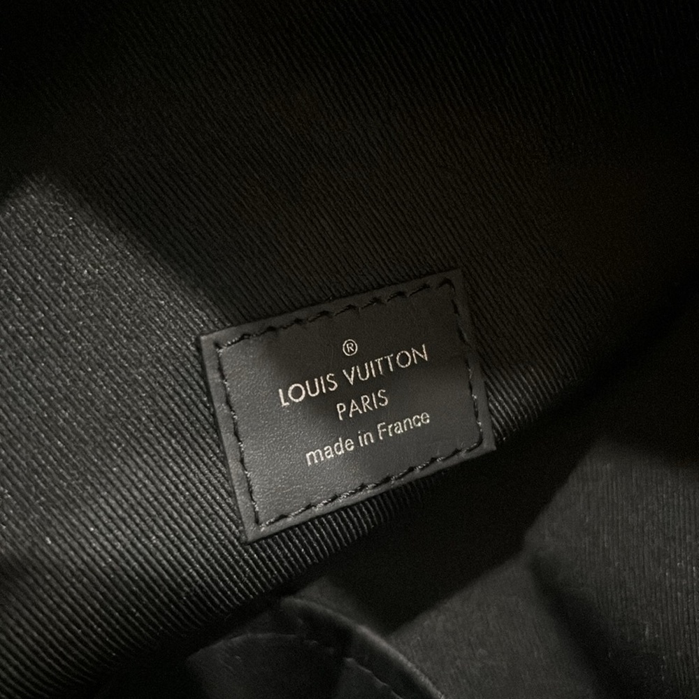 Louis Vuitton backpack - Picture 6 of 7